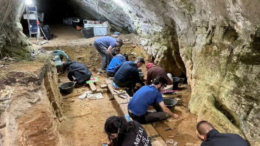 Trabajos en la cueva Eirós, en agosto de 2024. | USC
