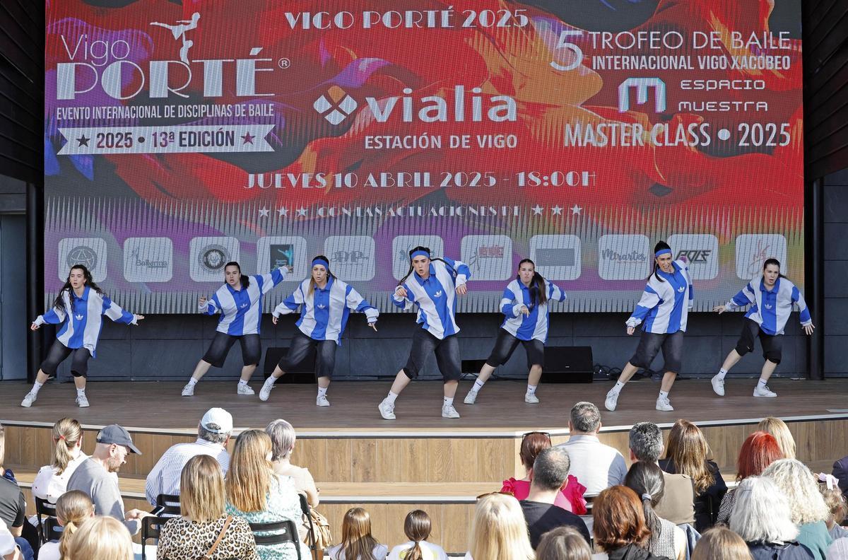 Presentación oficial de la 13 edición del Vigo Porté, Evento Internacional de Disciplinas de Baile, en el Centro Comercial Vialia Estación de Vigo
