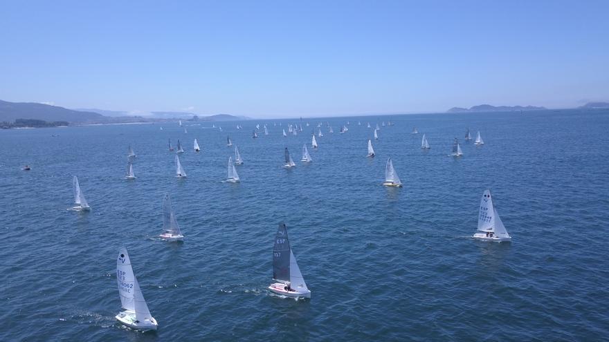 El italiano Faccenda le da la vuelta al Mundial de Vaurien y acaba primero