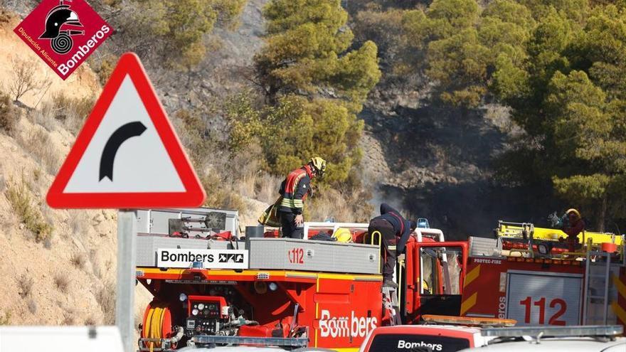 Última hora sobre el incendio en Altea: &quot;Se han desalojado urbanizaciones pero ahora mismo el incendio evoluciona favorablemente&quot;