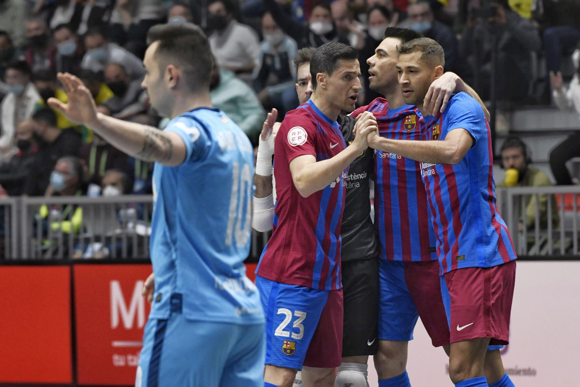 Los jugadores del Barcelona celebran un tanto en semifinales ante el Inter FS
