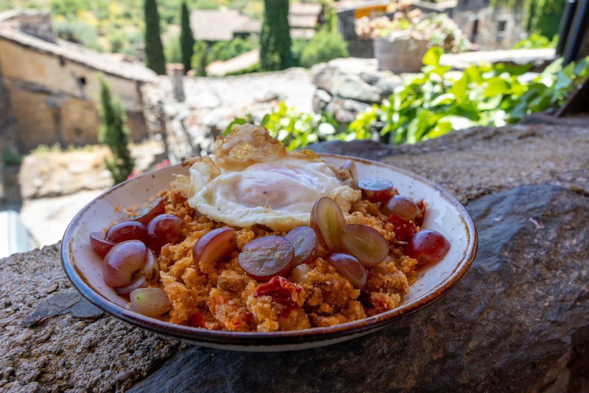 Sentarse a la mesa es otra forma de conocer el territorio.