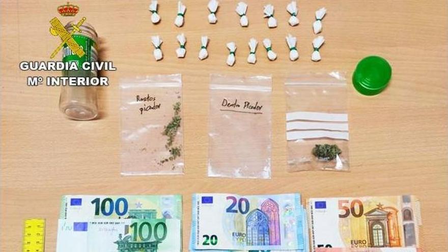 Pillado en Guardamar del Segura con 15 dosis de cocaína listas para vender
