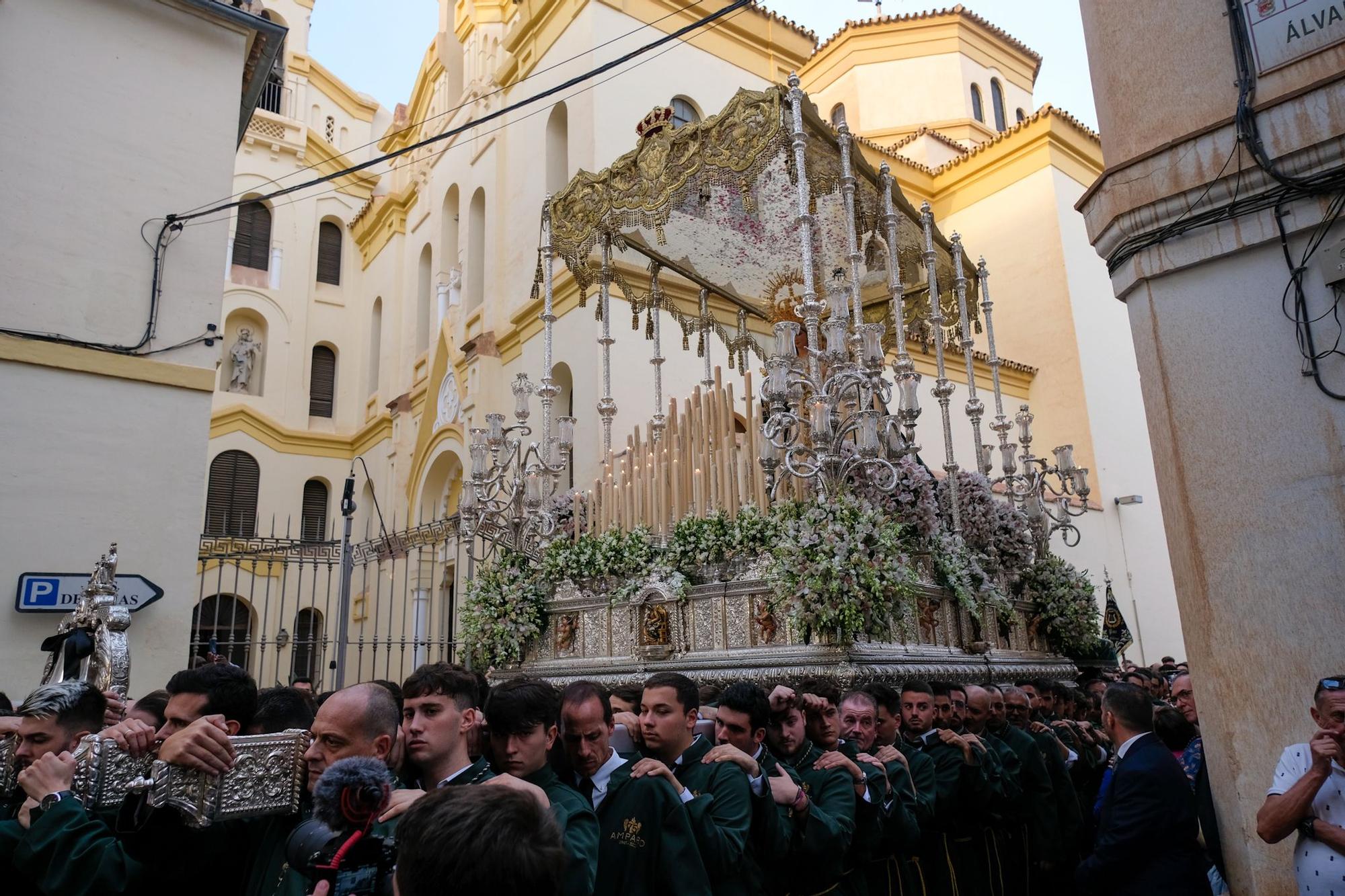 Procesión extraordinaria de la Virgen del Amparo por su 75 aniversario