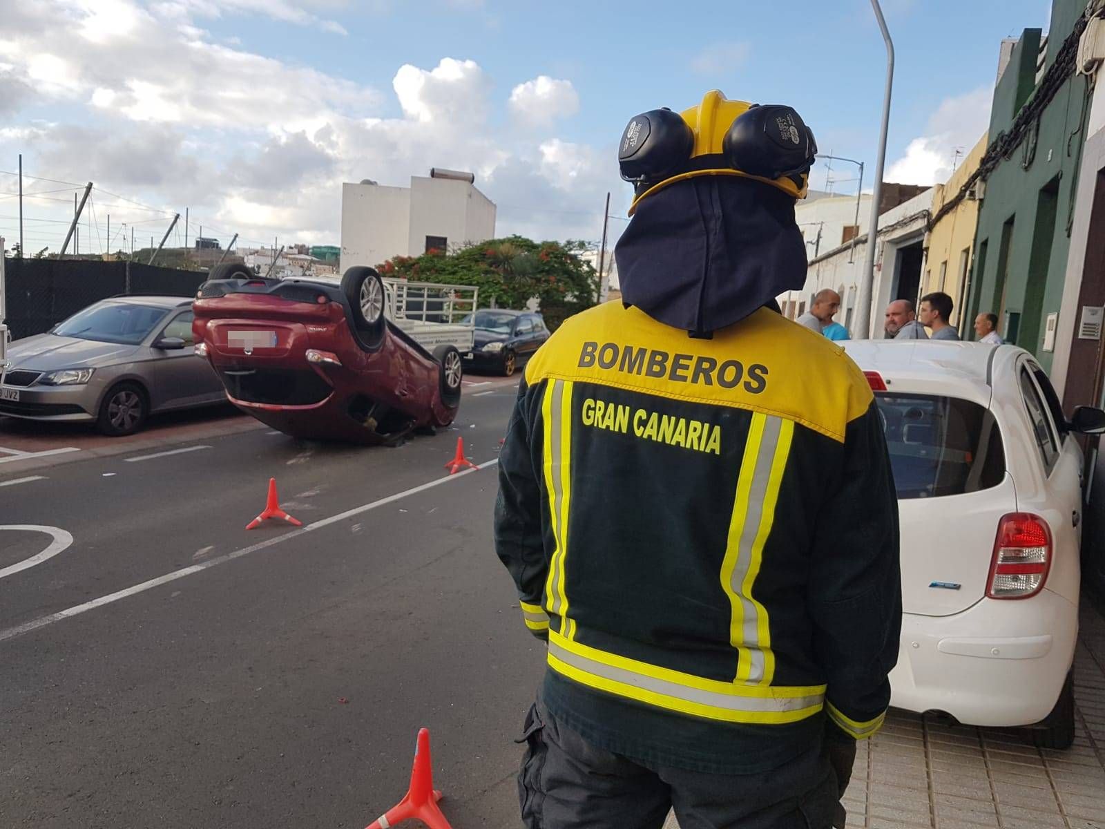 Vuelco de un coche en Gáldar