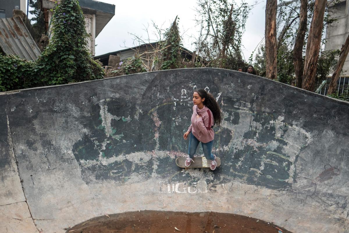 El skate entre niñas etíopes, mejora su salud mental y las empodera