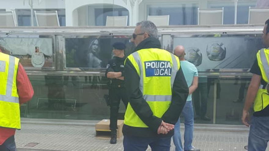 Agentes de la Policía Local de Palma durante una intervención.