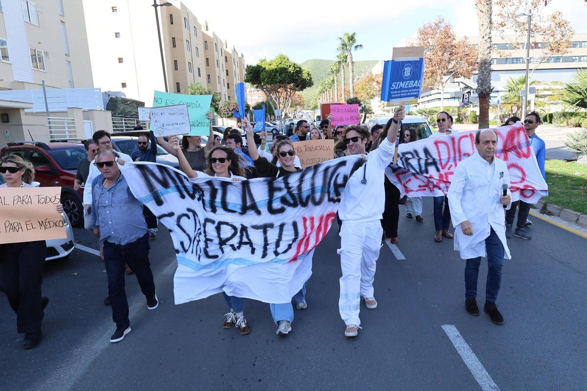 Las imágenes de la manifestación organizada por los sanitarios de Ibiza