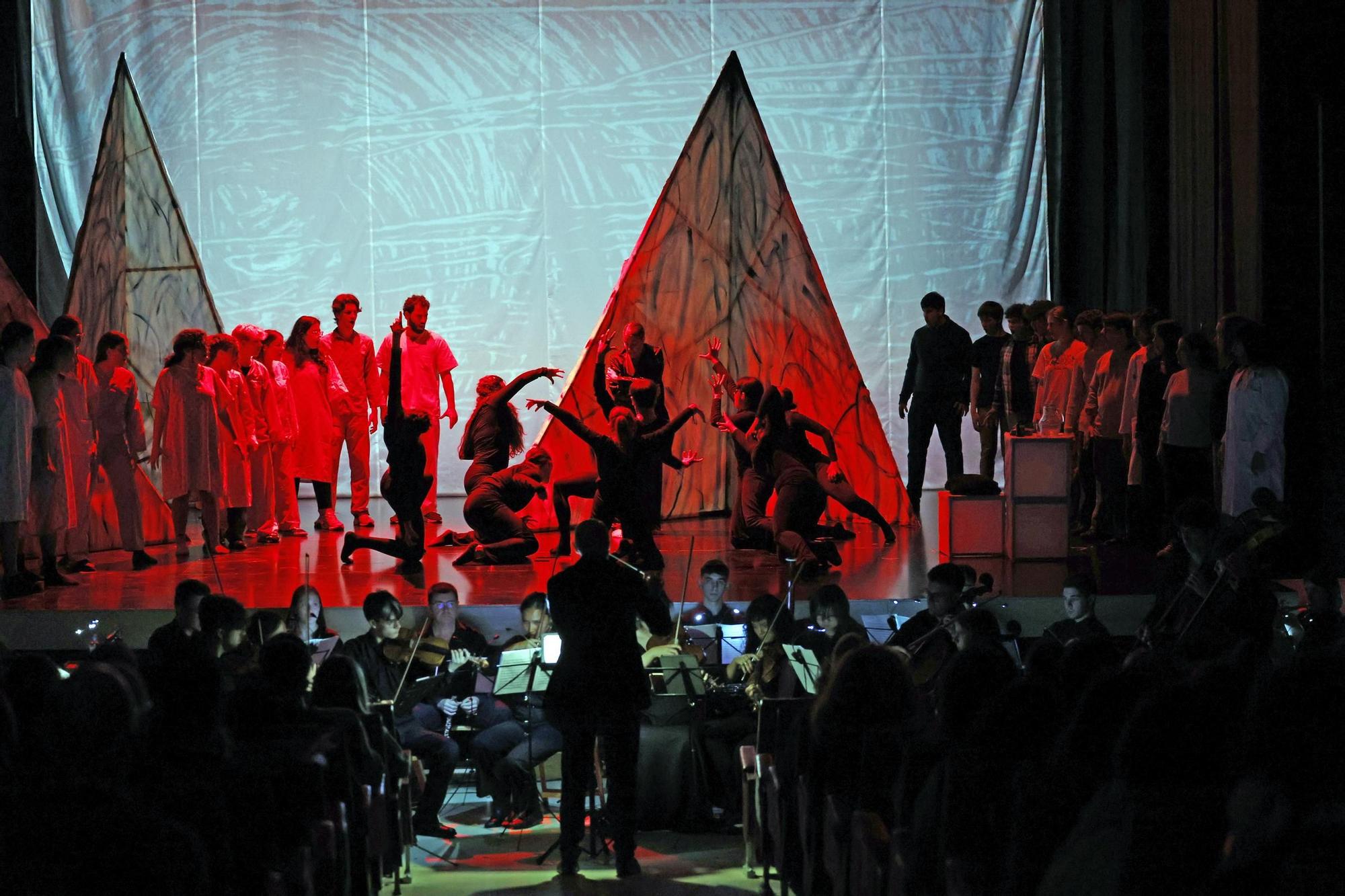 Revisión de la ópera "Orfeo ed Eurídice", en el IES Audiovisual de Bouzas, a cargo de centros educativos de Vigo