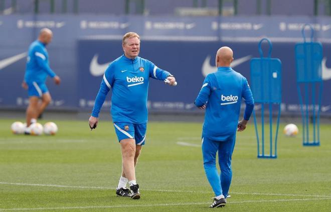 ¡El entrenamiento previo del Barça al comunicado de Koeman!