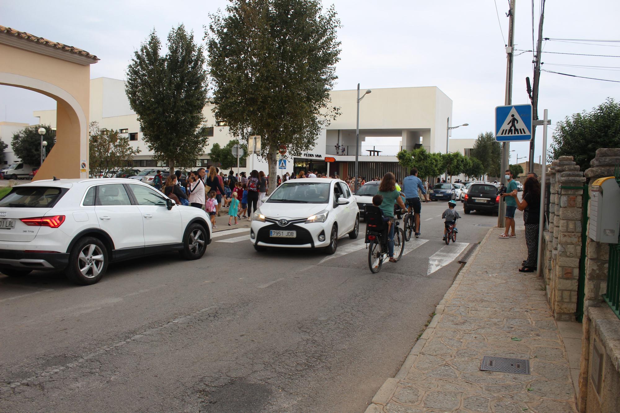 La comunidad educativa del colegio Pedra Viva de Binissalem exige caminos seguros