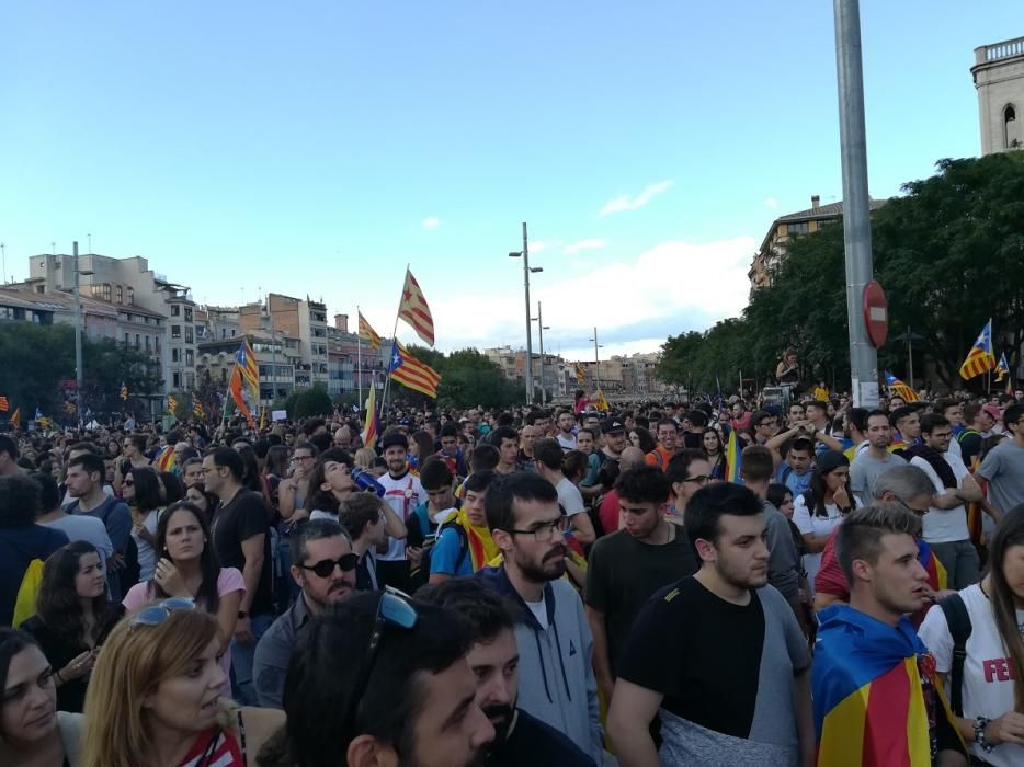 Manifestació històrica a Girona durant l''aturada general per rebutjar la violència policial l''1-O