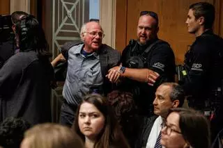 Detenido el cofundador Ben & Jerry's por protestar contra la guerra en Gaza en el Congreso de EEUU