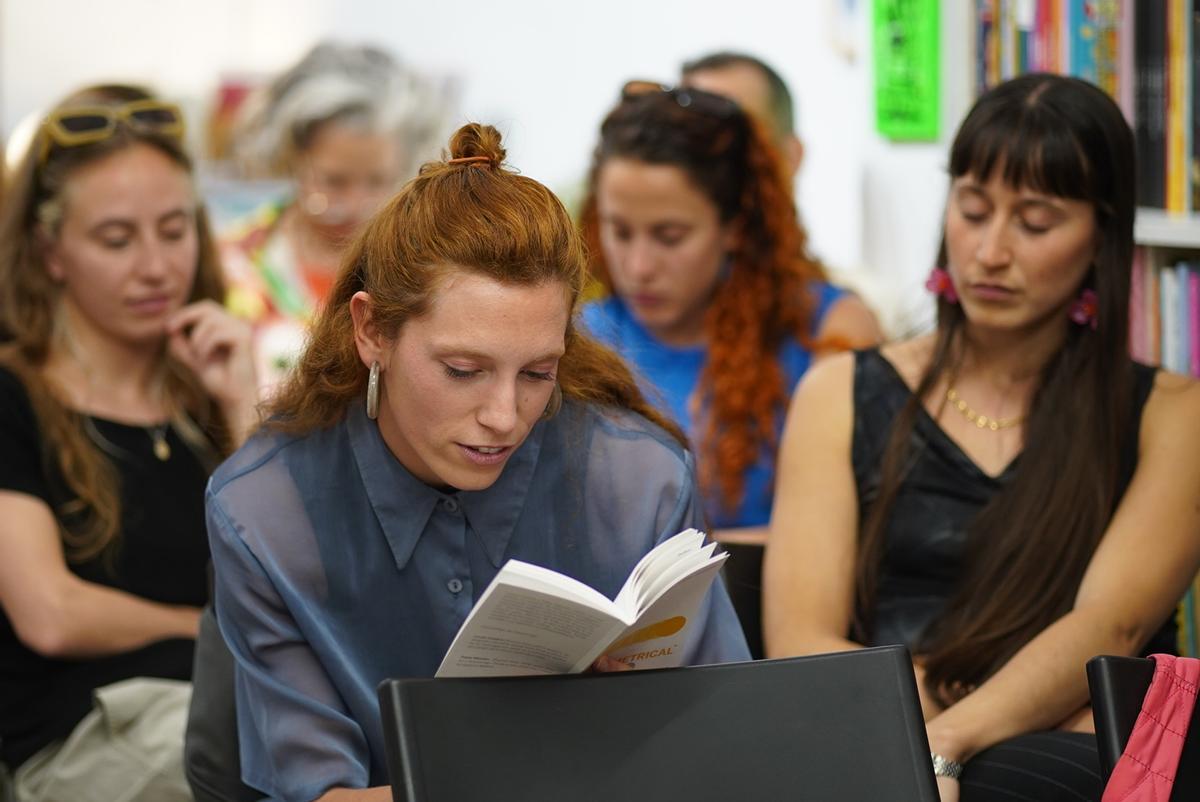 Presentación del libro 'Asymmetrical-Motion. Notas sobre pedagogía y movimiento' en Ostin Macho.