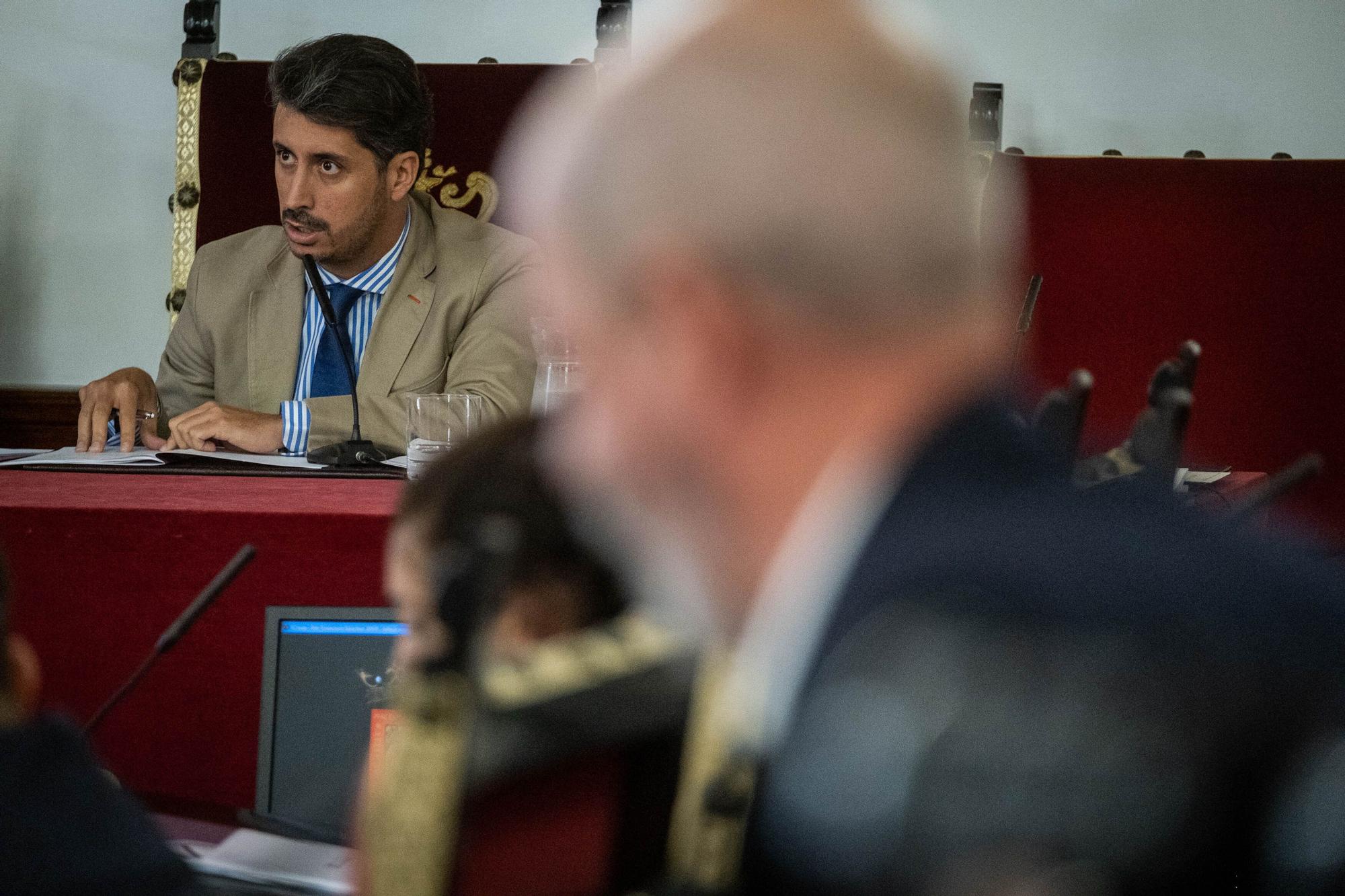 Pleno extraordinario en el Ayuntamiento de La Laguna (9/11/22)