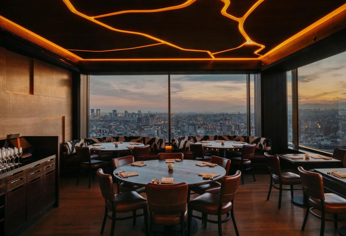 El Nobu Barcelona está situado en la planta 23 del Nobu Hotel Barcelona y cuenta con unas vistas impresionantes