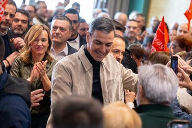 Pedro Sánchez desborda en Huesca el primer gran acto del PSOE para las elecciones de Aragón