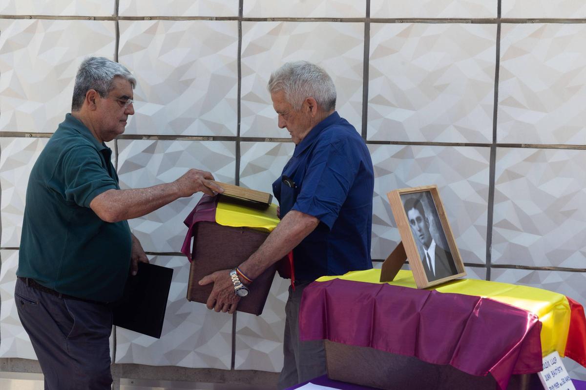 Agricultores, ferroviarios y guardias de campo: quiénes eran los diez fusilados en Paterna que han vuelto a sus familias 86 años después