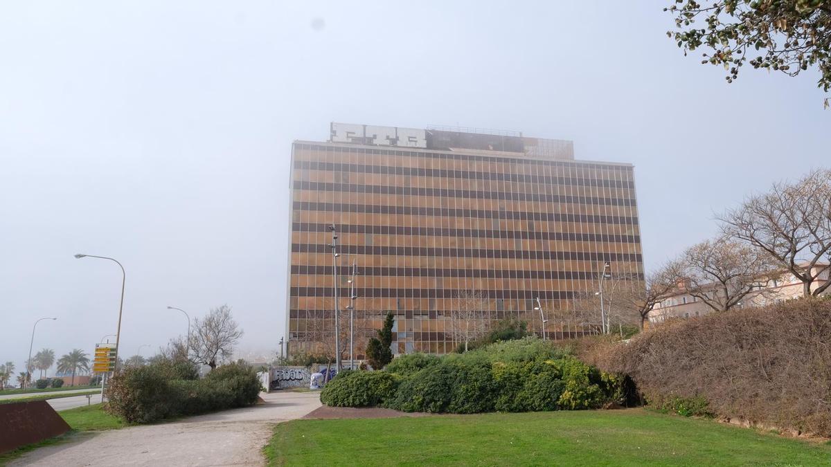 Niebla en los alrededores del edificio de Gesa