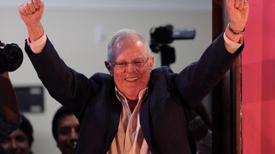 Kuczynski se impone por la mínima a Fujimori y evita proclamarse ganador