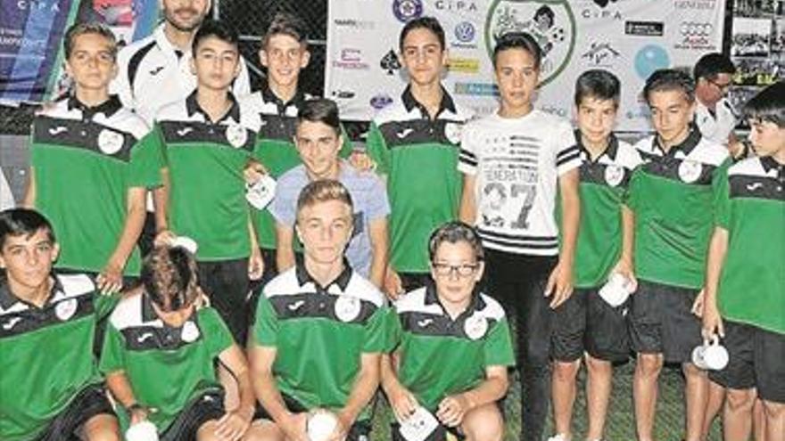 EL JUANÍN Y DIEGO CLAUSURA EL CURSO CON UN HOMENAJE A SUS PROMESAS