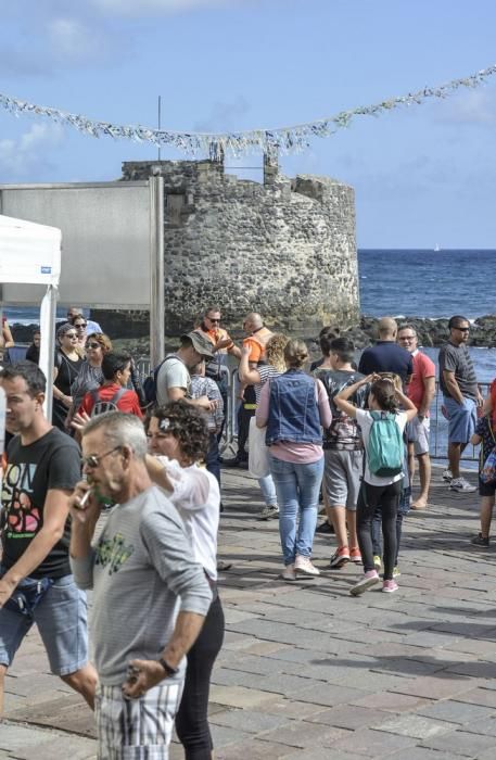 Los piratas desembarcan en San Cristóbal.