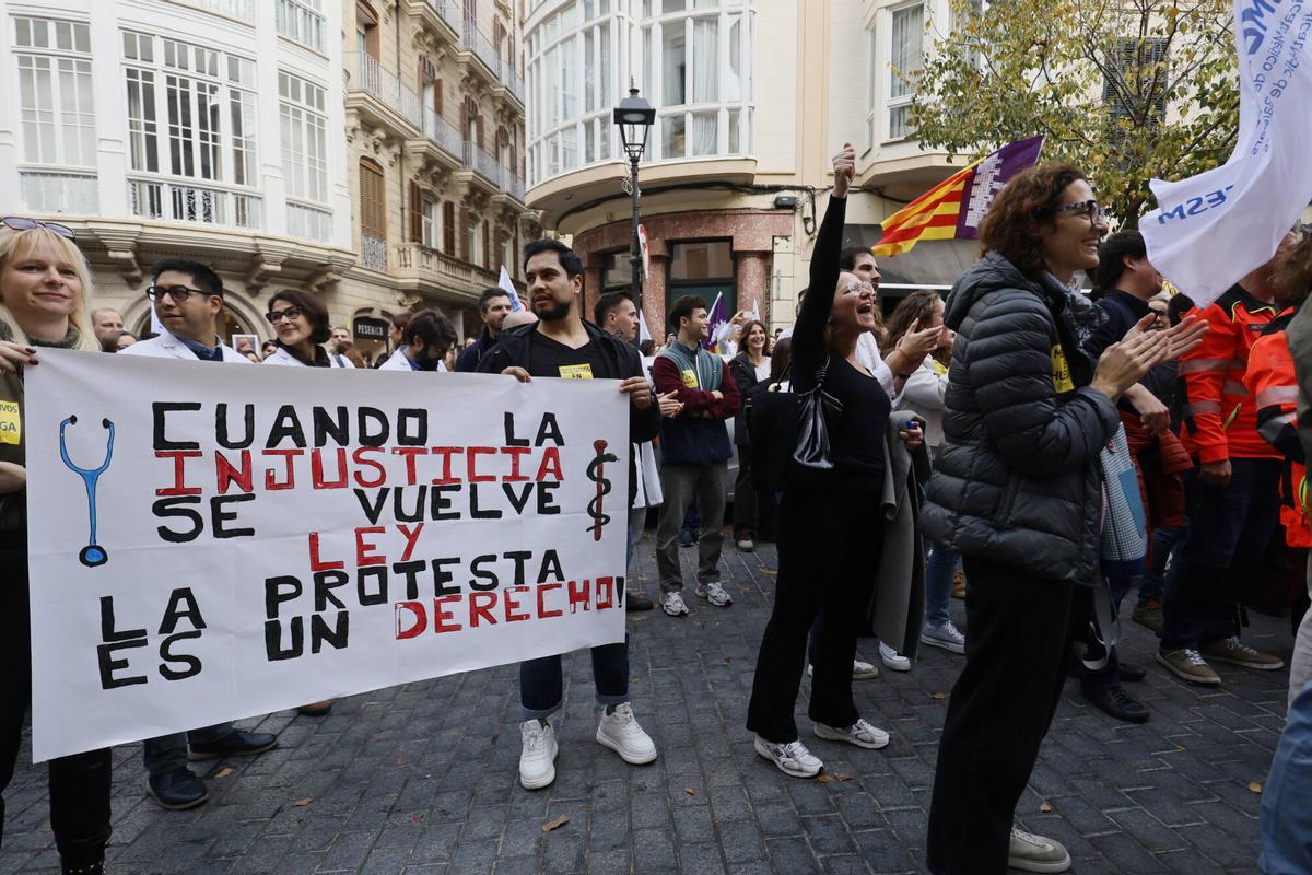 Una concentración de médicos en Palma para protestar contra el Estatuto Marco.