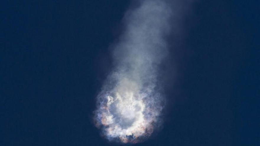 Imagen de la explosión del cohete Falcon9.