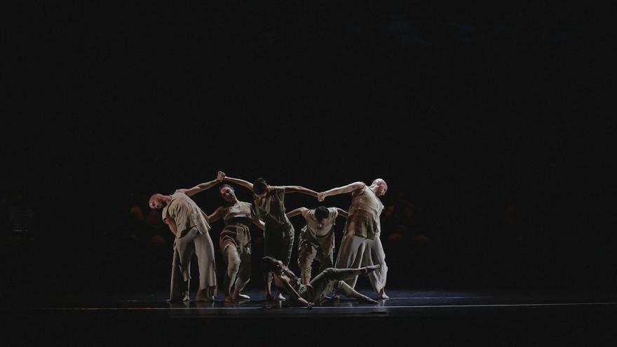 Una escena de ‘Canarii, País adentro’, anoche, en el Teatro Cuyás.  | | ALEJANDRO QUEVEDO