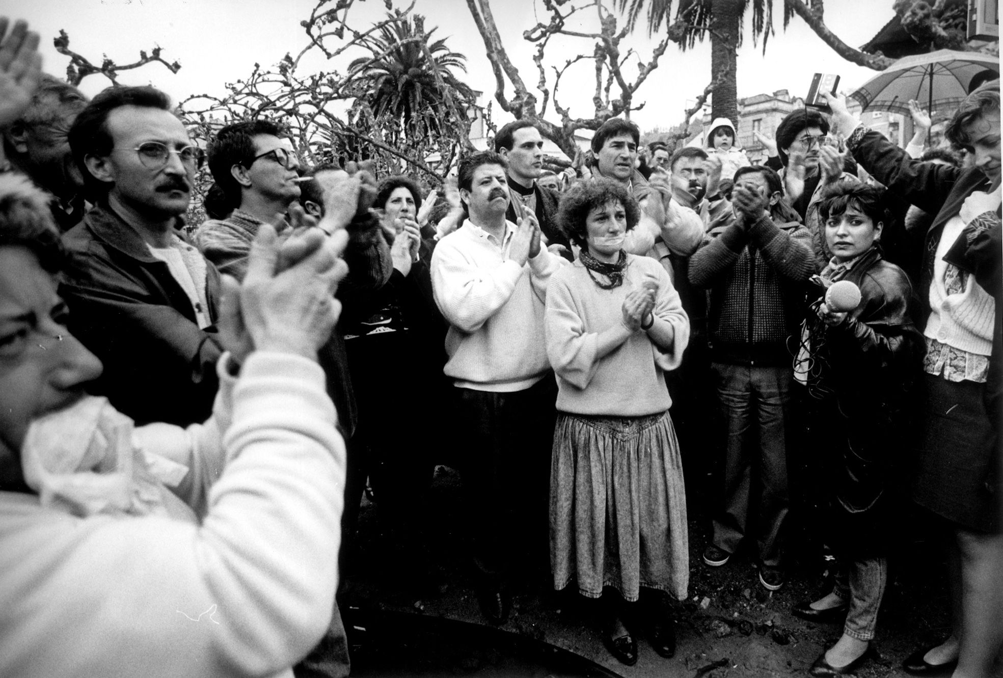 El conflicto de la contribución en Cangas: protestas y un alcalde asediado que no pudo volver a entrar en el Concello