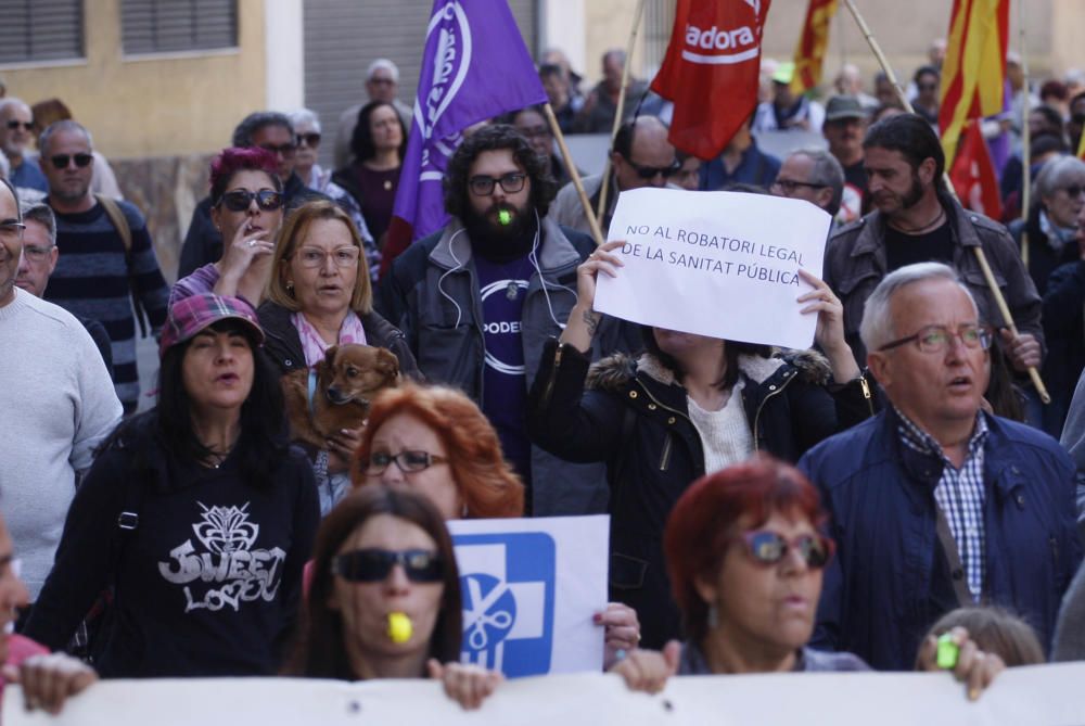 Manifestació a Blanes per demanar que "deixi de privatitzar-se" l''hospital