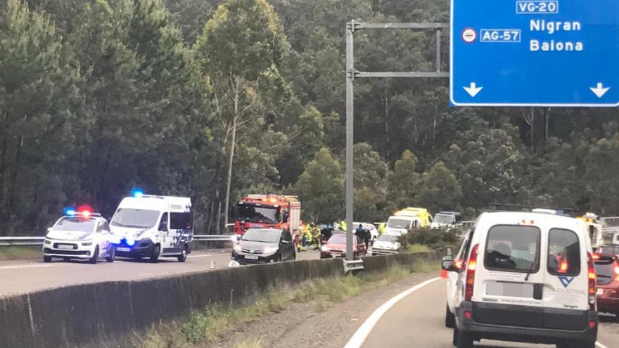 Vista del accidente desde un vehículo afectado por el atasco. // FdV