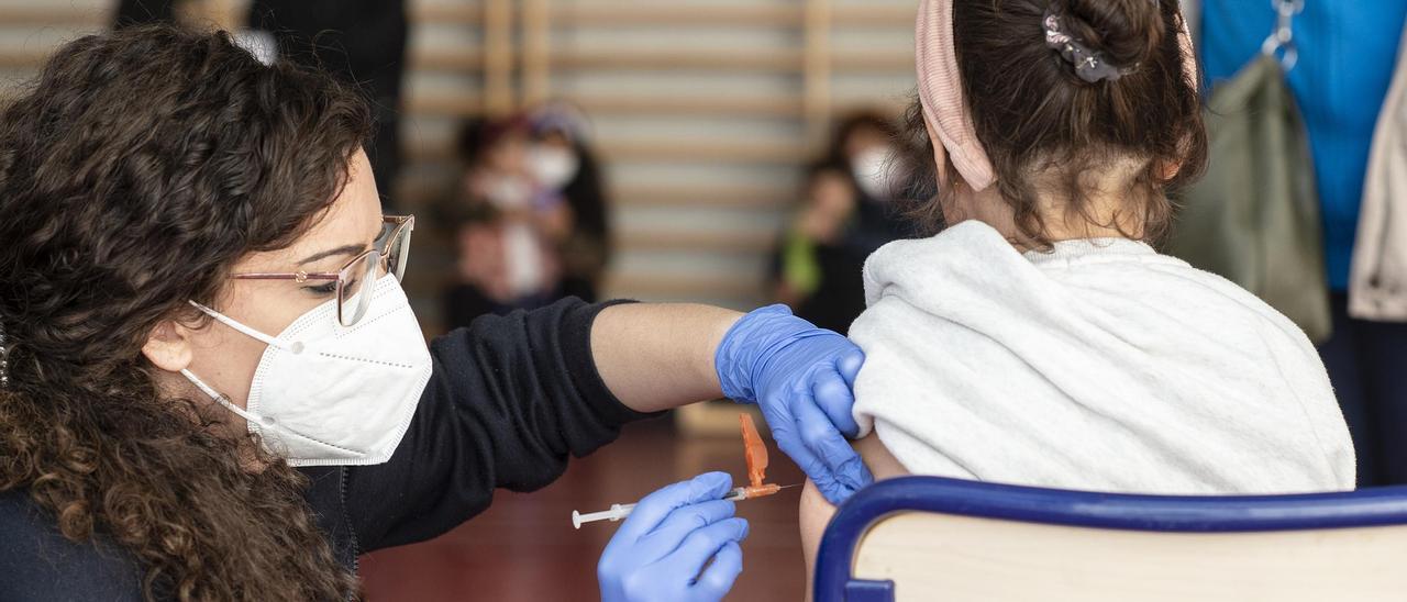 Segunda fase de la vacunación contra el coronavirus en los colegios de Castellón