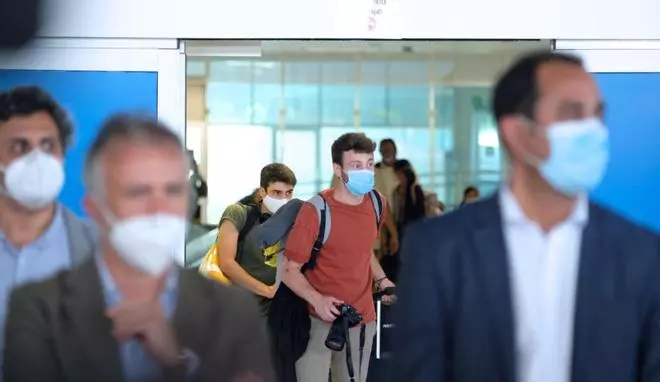 Fuerteventura recibe a 150 pasajeros en el primer vuelo tras el estado de alarma