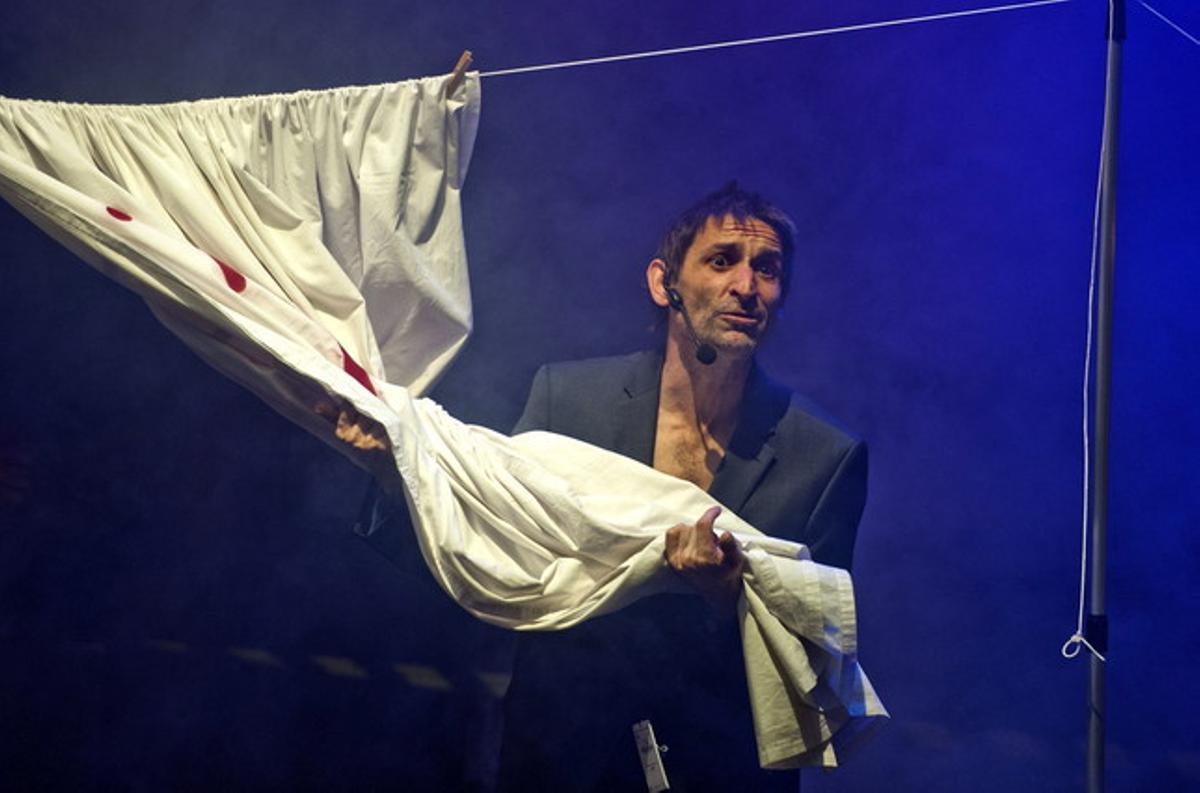 Albert Pla, en una fotografia facilitada pel Teatre Jovellanos de Gijón, on el cantautor havia d’actuar el 25 d’octubre. Albert Pla, en una fotografia facilitada pel Teatre Jovellanos de Gijón, on el cantautor havia d’actuar el 25 d’octubre.