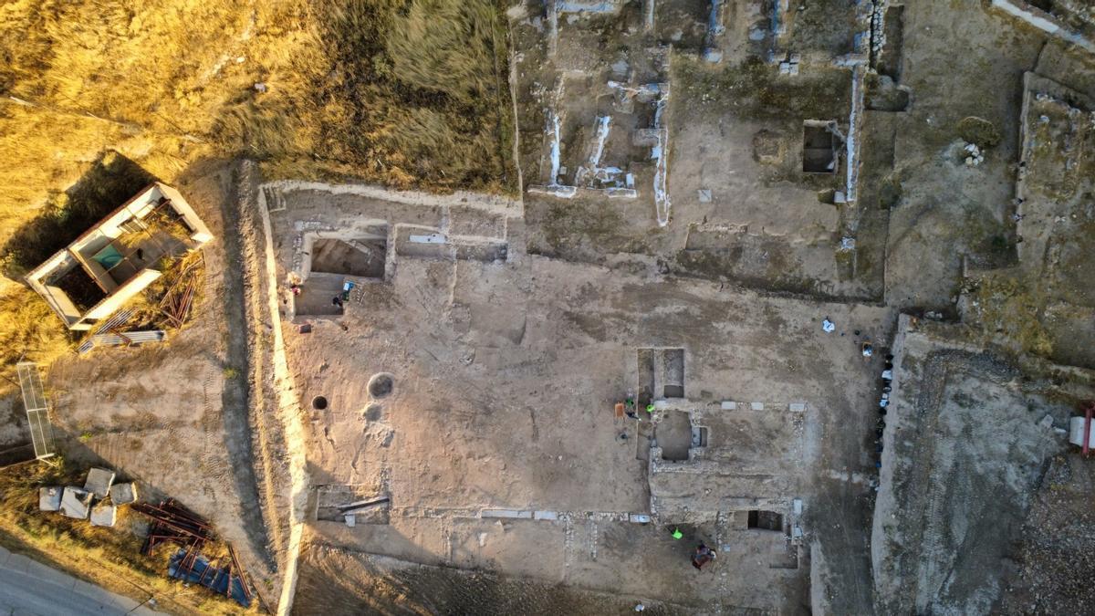 El yacimiento de El Pedernal de Bursao, en plenos trabajos arqueológicos.