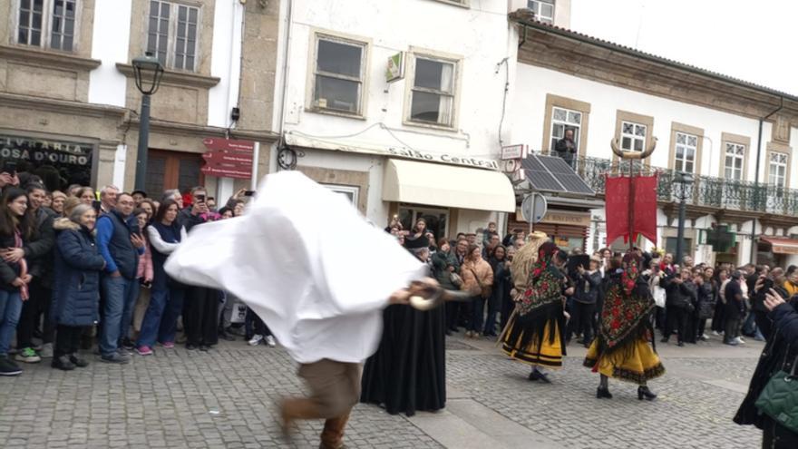 Morales de Valverde y su Toro de Carnaval, en Braganza