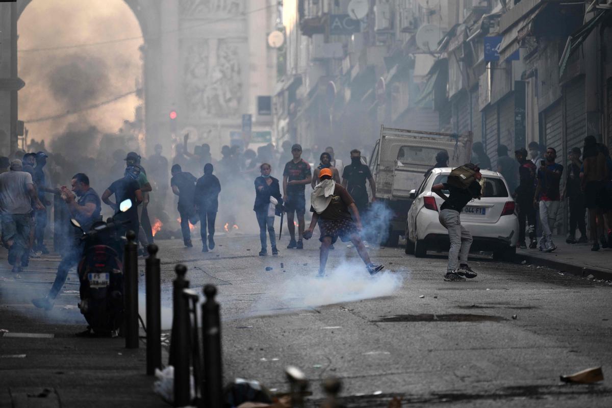 Los disturbios se extienden por Francia en la cuarta noche de protestas