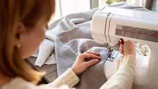 Mañana se esperan colas kilométricas en Lidl para hacerse con la potente máquina de coser de Singer que es la más barata del mercado:  tiene un descuento de casi el 70 %