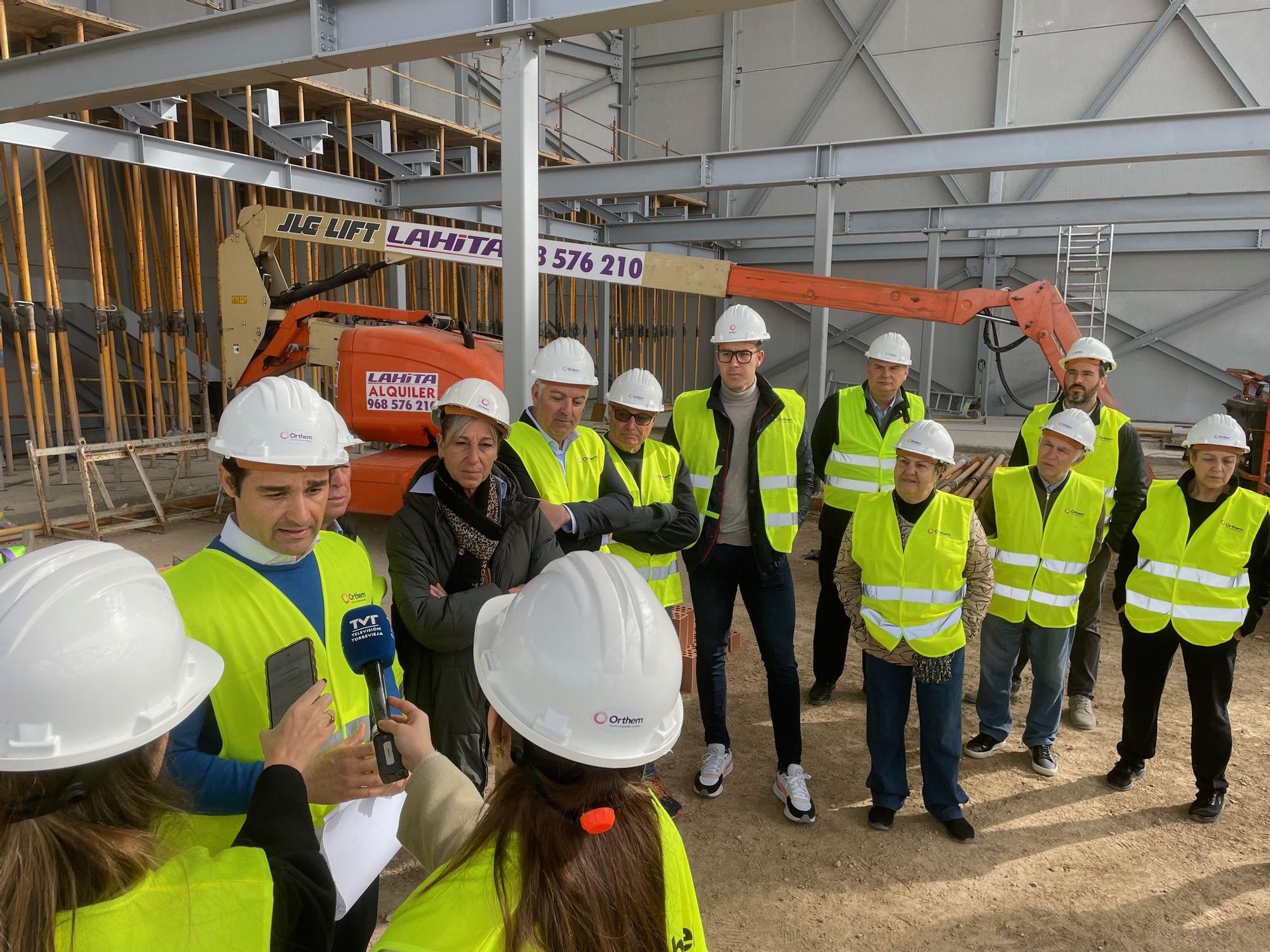 Visita a las obras del pabellón polideportivo de La Mata