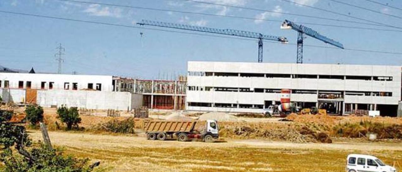 El hospital de Inca, en una imagen de cuando todavía estaba en proceso de construcción.