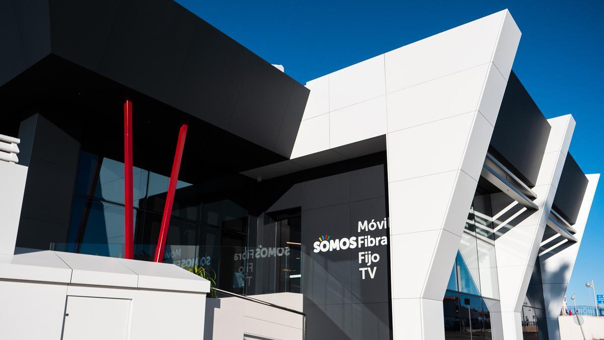 La instalación, realizada en tiempo récord, garantiza una velocidad de descarga y subida idéntica de hasta 1.000 Mbp