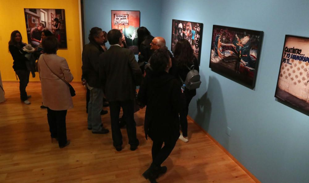 Paco Negre expone hasta el 20 de abril en el Centro Cultural María Victoria Atencia de la calle Ollerías su visión del barrio del Lagunillas, fruto de dos años de trabajo, con especial protagonismo para los vecinos, artistas y profesionales que trabajan en el entorno.