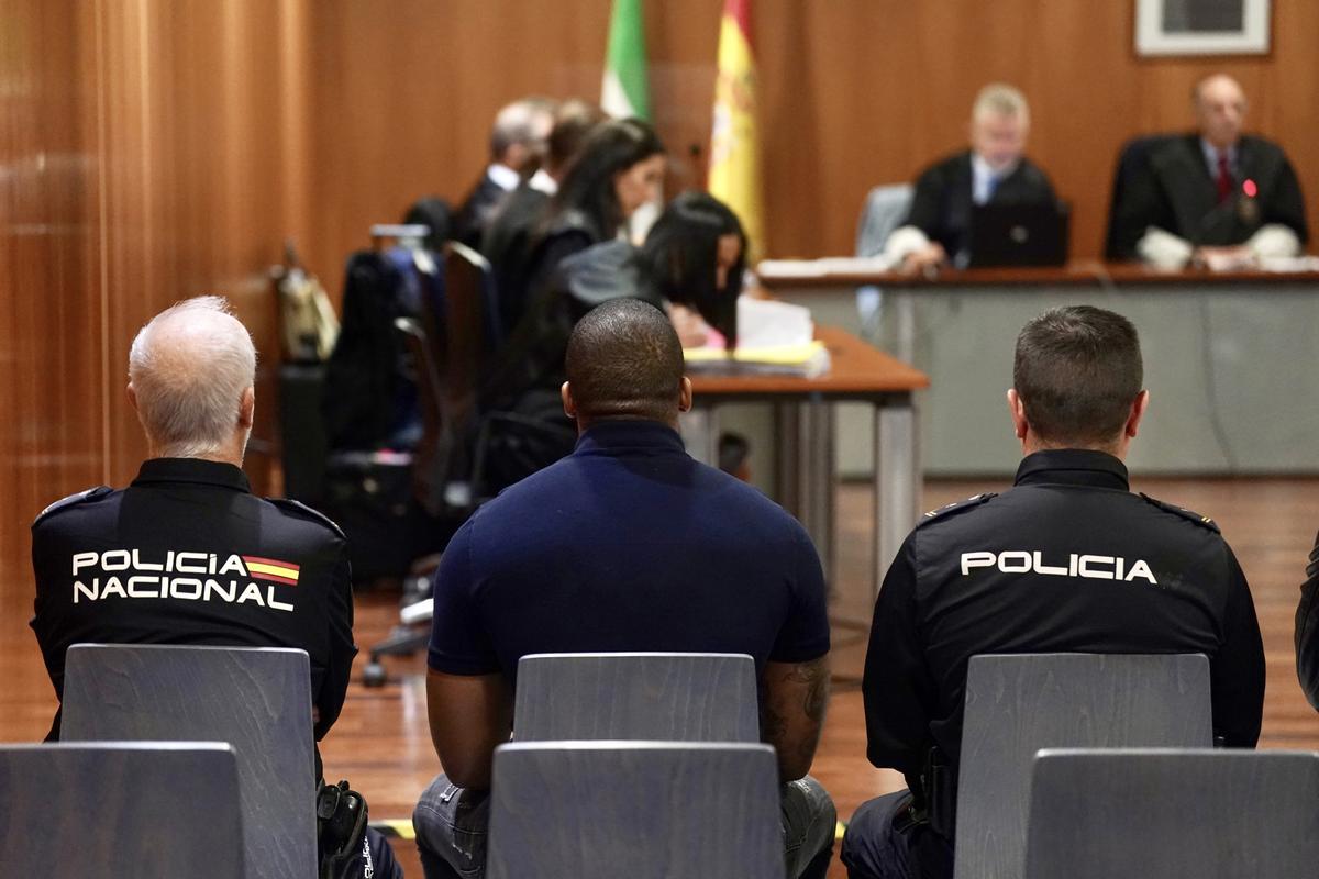 Juicio en Málaga a El Melillero por intentar asesinar con ácido a su exnovia y una amiga en Cártama en enero de 2021. Juicio en Málaga a El Melillero por intentar asesinar con ácido a su exnovia y una amiga en Cártama en enero de 2021.