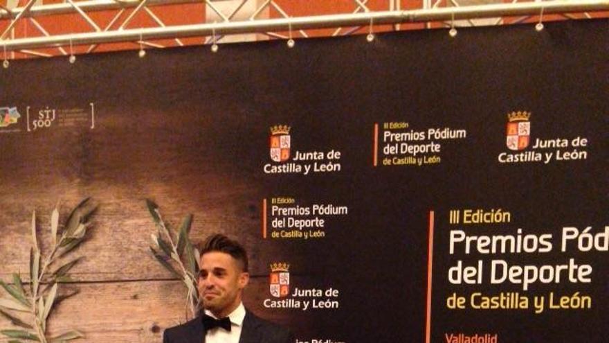 Carlos Garrote, con su premio.