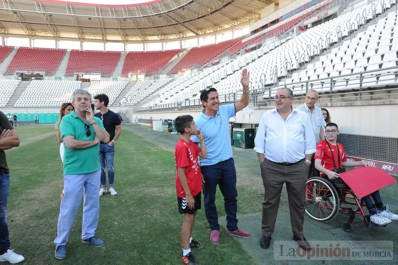 Presentación de Aquino