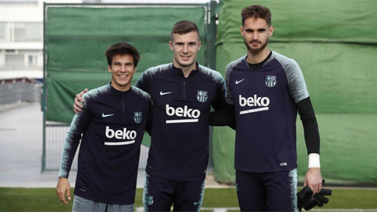 Ezkieta, Peña y Riqui Puig en el entrenamiento del primer equipo del Barça