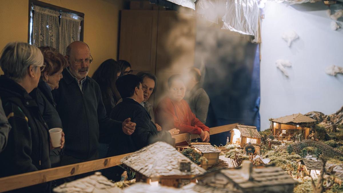 Así es el conocido belén en movimiento que se esconde en un pequeño pueblo del Occidente