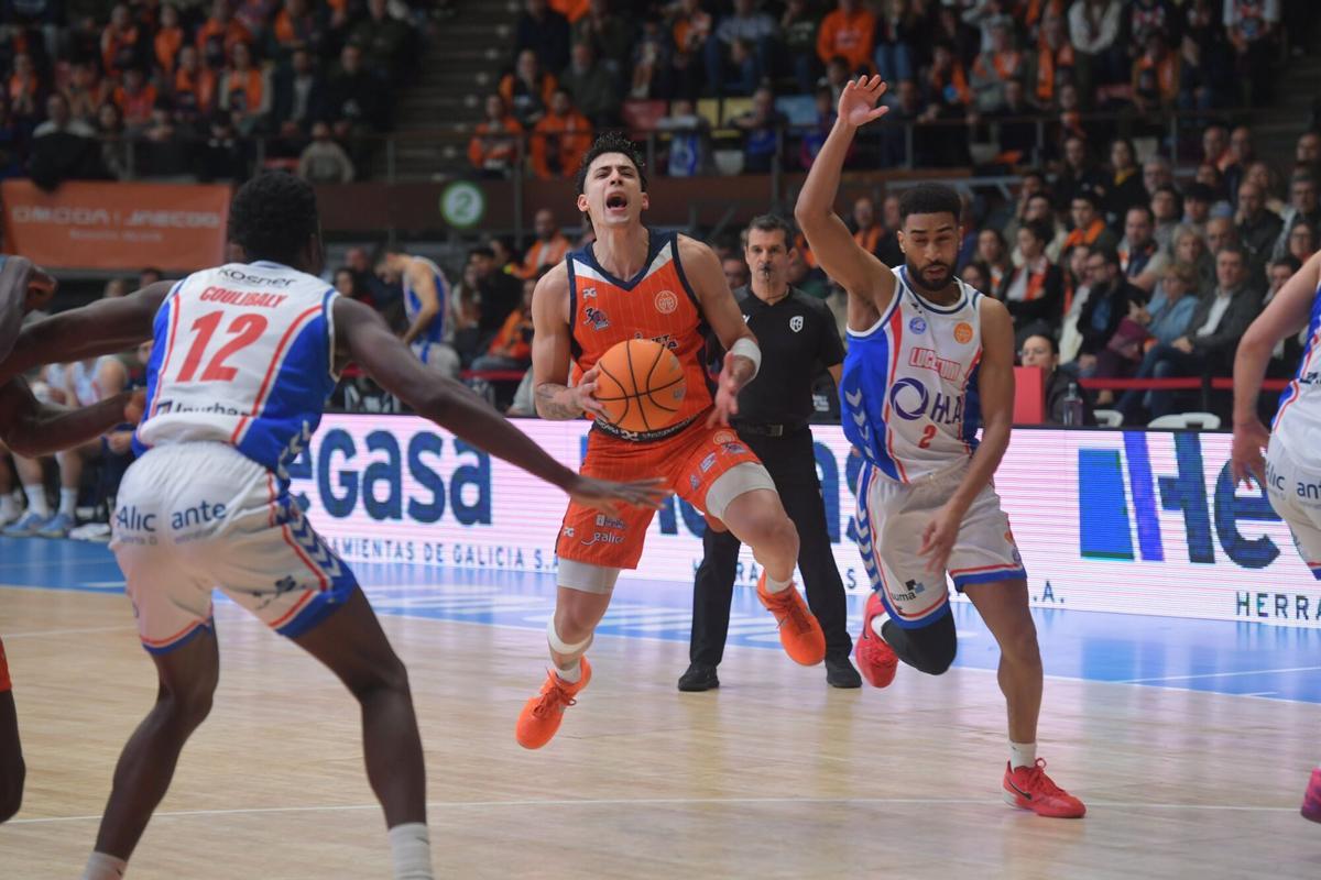 83-74 | El Leyma Coruña se sobrepone a sí mismo para vencer al Alicante