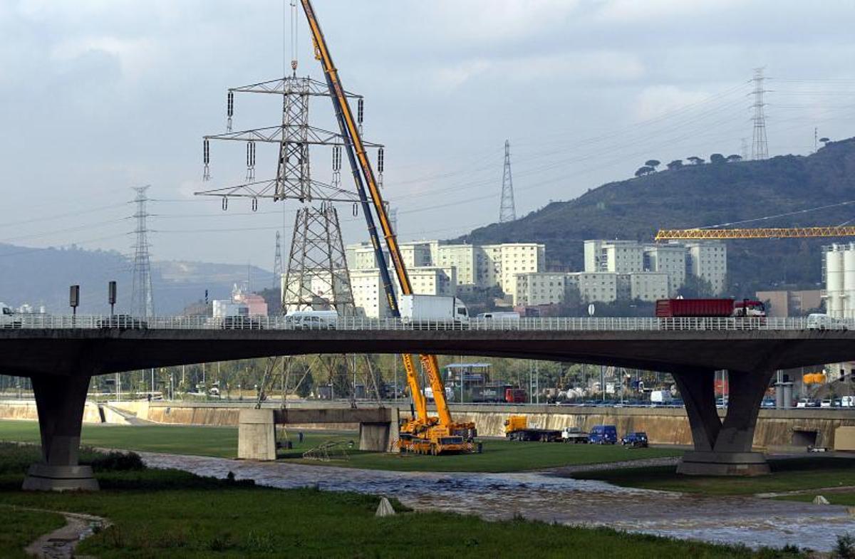 «És un malson»: Santa Coloma exigeix a Endesa que resolgui els talls elèctrics a la ciutat «És un malson»: Santa Coloma exigeix a Endesa que resolgui els talls elèctrics a la ciutat